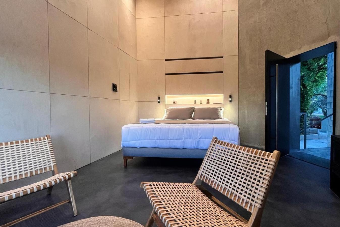Spinoglio De Vina Hotel